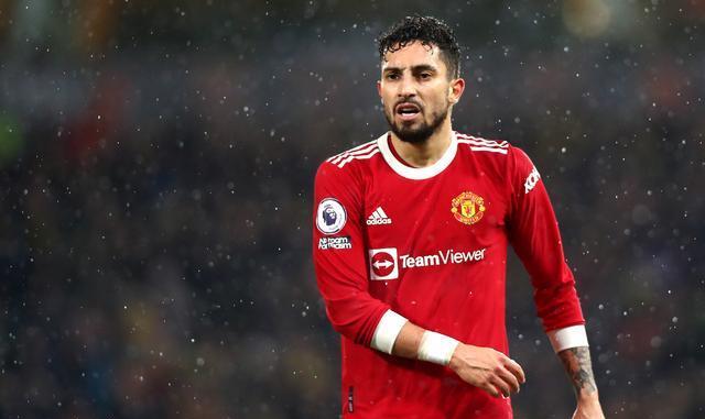 在主裁判的, 帮我们拿到 在主裁判的, 帮我们拿到