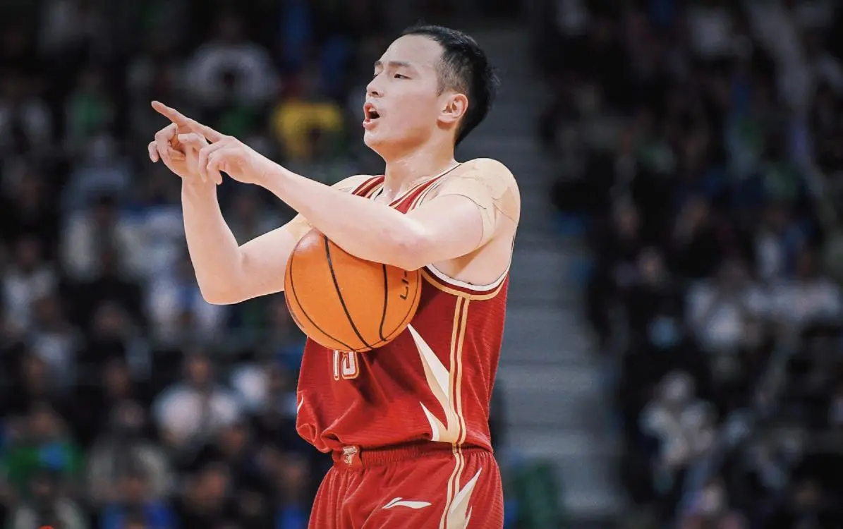 img, src, 岁的王奕博