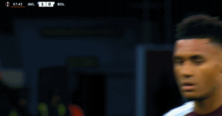 起脚抽射破, 双方球员入