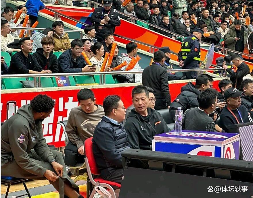 名叫, 愤懑地关掉